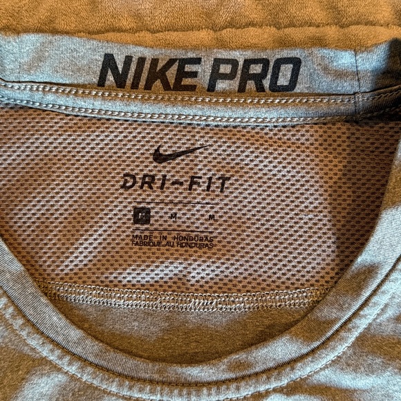 Nike Pro Men's Light Gray Short Sleeve Tee - Picture 2 of 3
